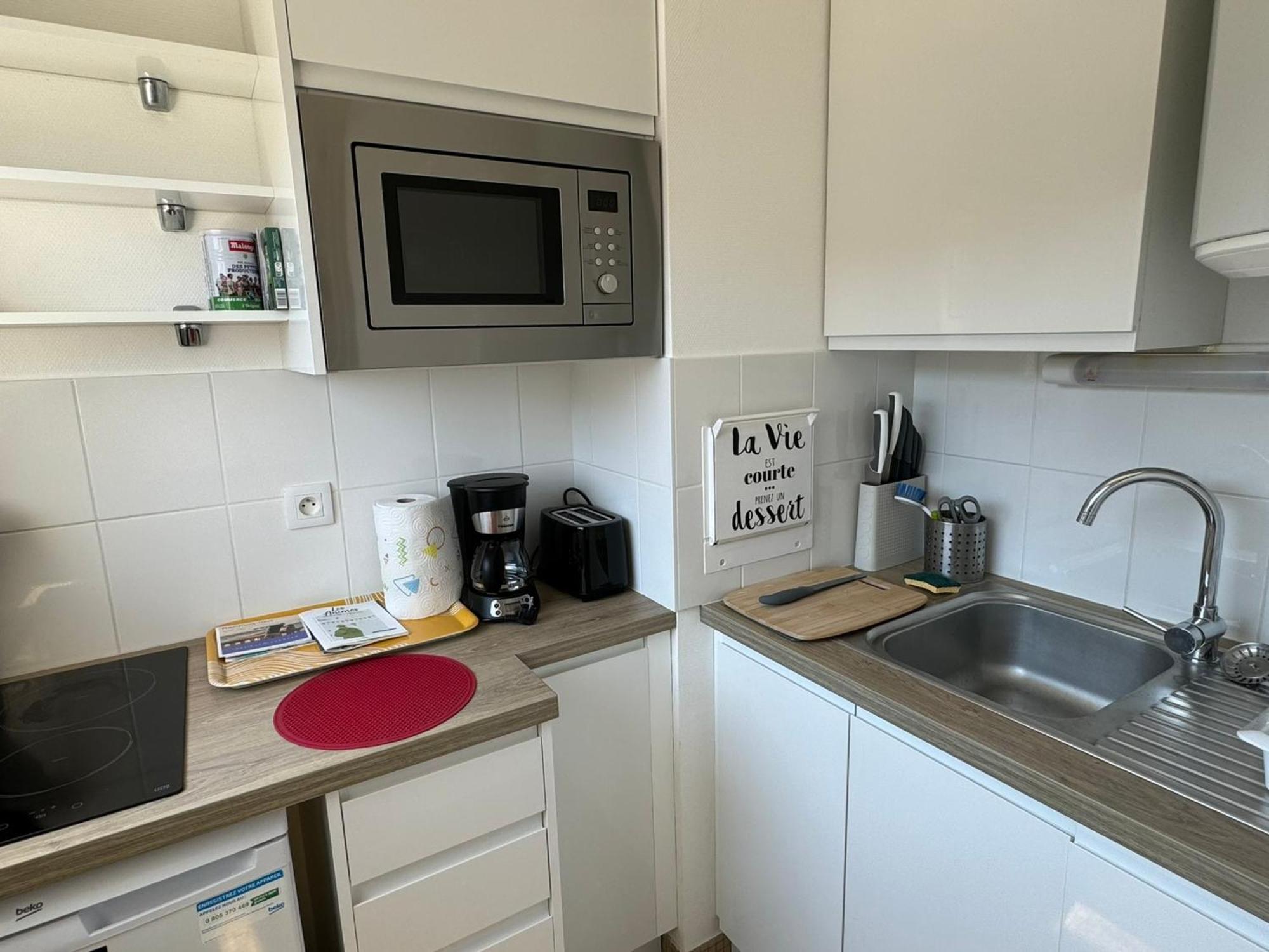 Studio Central A Cabourg Avec Balcon, Wifi Gratuit & Parking - Fr-1-487-372 ภายนอก รูปภาพ