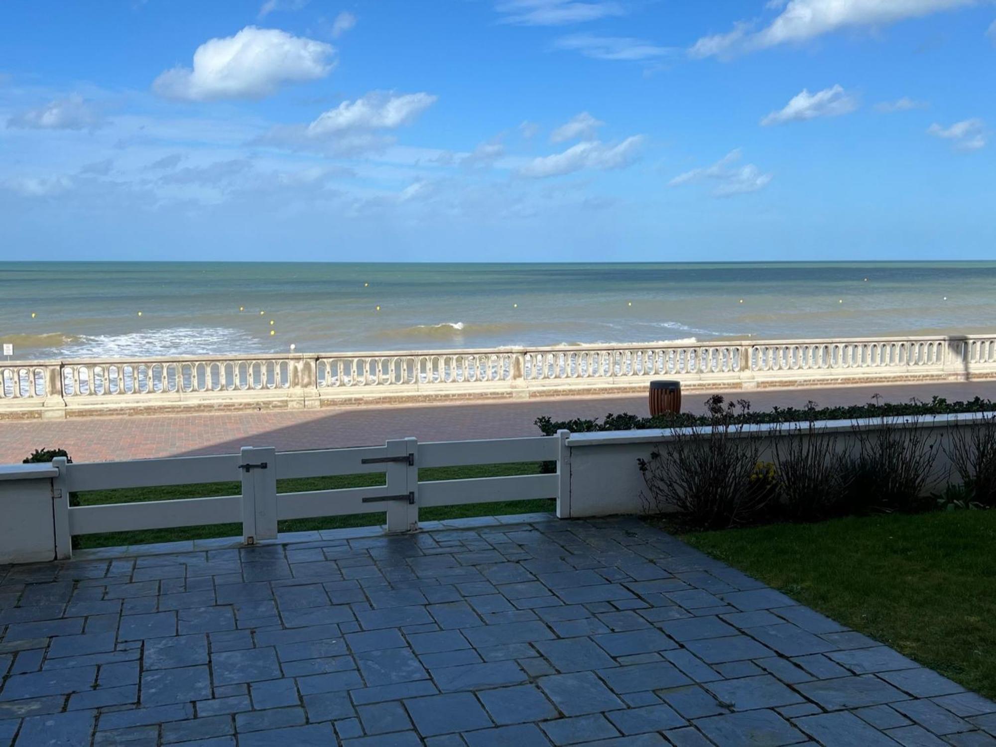 Studio Central A Cabourg Avec Balcon, Wifi Gratuit & Parking - Fr-1-487-372 ภายนอก รูปภาพ