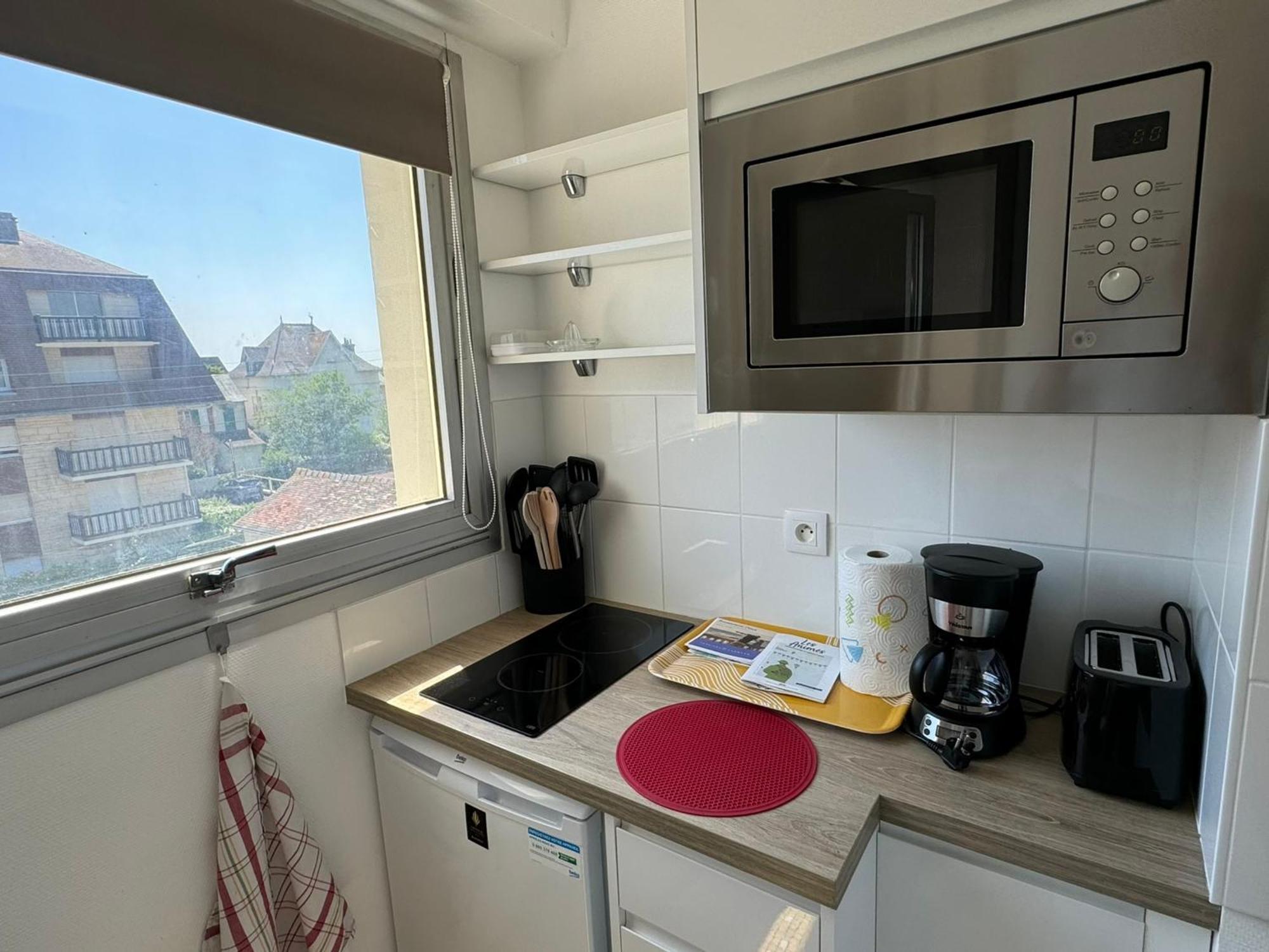 Studio Central A Cabourg Avec Balcon, Wifi Gratuit & Parking - Fr-1-487-372 ภายนอก รูปภาพ